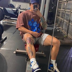 Meet your Posher, Yanni